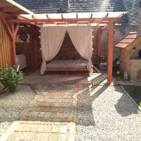 Hajni Vendeghaz Villa