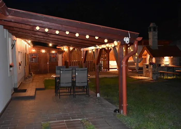 Hajni Vendeghaz Villa *